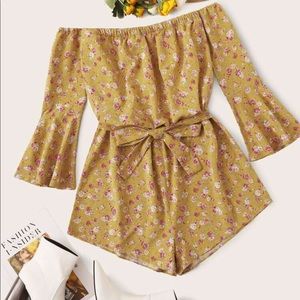 NEW Romwe self tie floral romper